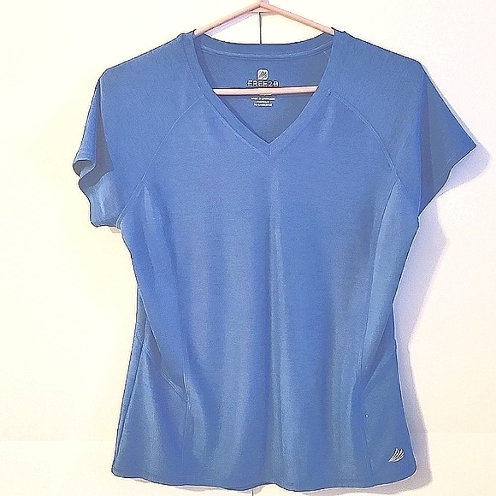 FREE COUNTRY BLUE FREE2B ATHLETIC V-NECK TOP SHORT SLEEVES WOMENS MEDIUM